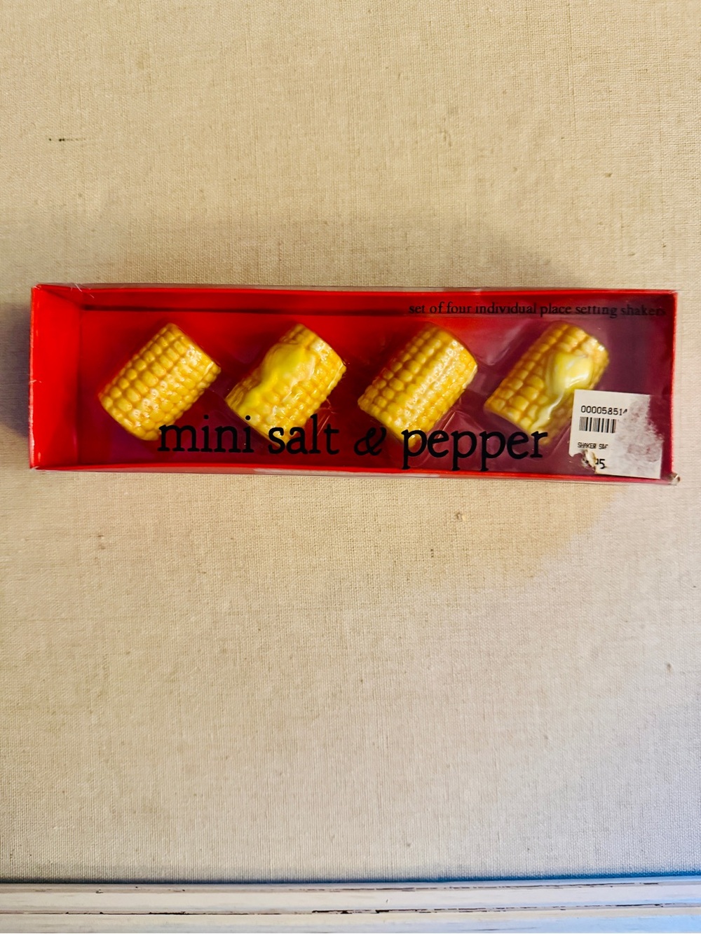Vintage Boston Warehouse Mini Corn on the Cob Salt and Pepper Shaker Set NIB